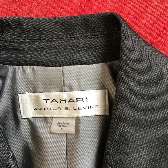NWT - Elegant TAHARI Blazer - Picture 4 of 4